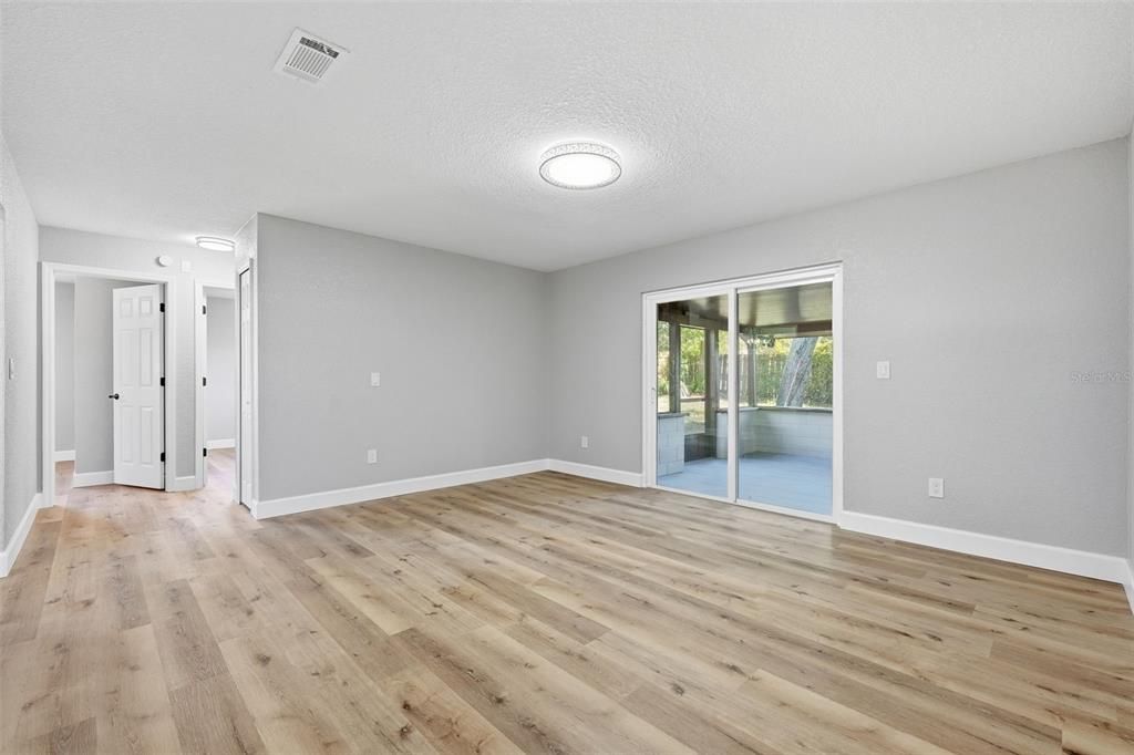 待售: $316,900 (4 贝兹, 2 浴室, 1430 平方英尺)