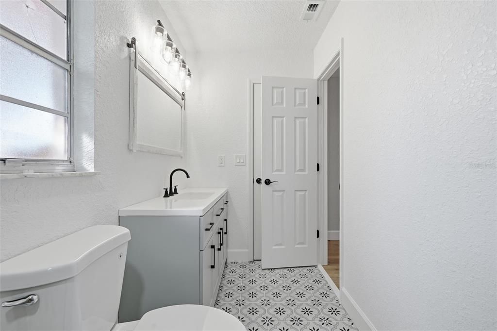 待售: $316,900 (4 贝兹, 2 浴室, 1430 平方英尺)