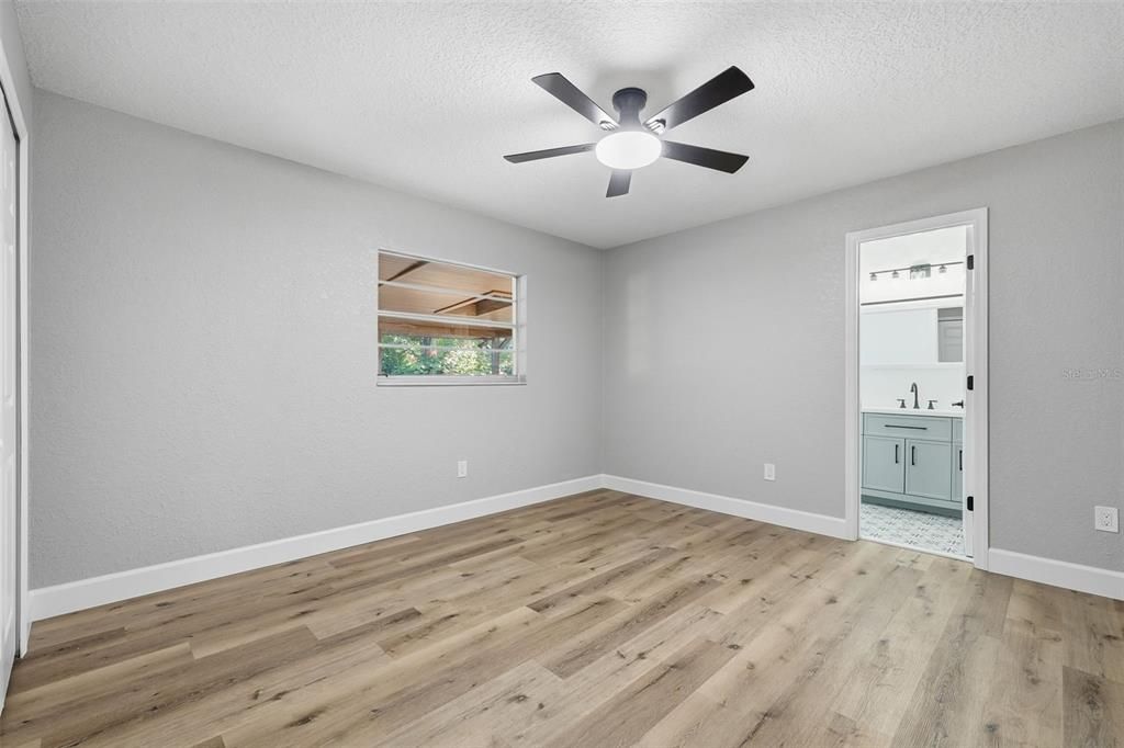 待售: $316,900 (4 贝兹, 2 浴室, 1430 平方英尺)