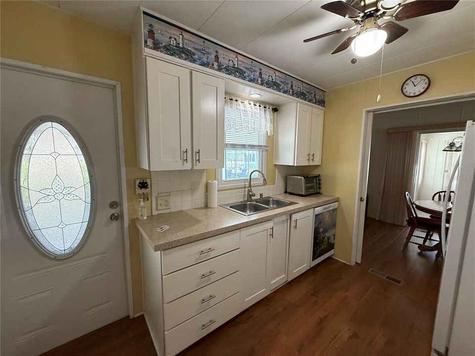 Active With Contract: $170,000 (2 beds, 2 baths, 1056 Square Feet)