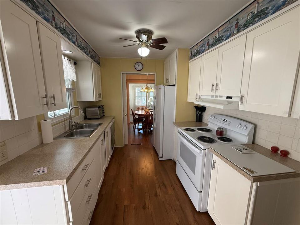 Active With Contract: $170,000 (2 beds, 2 baths, 1056 Square Feet)