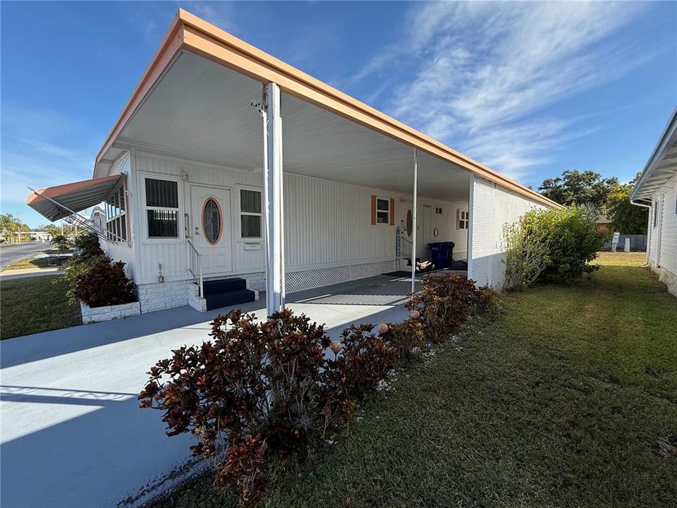 Active With Contract: $170,000 (2 beds, 2 baths, 1056 Square Feet)