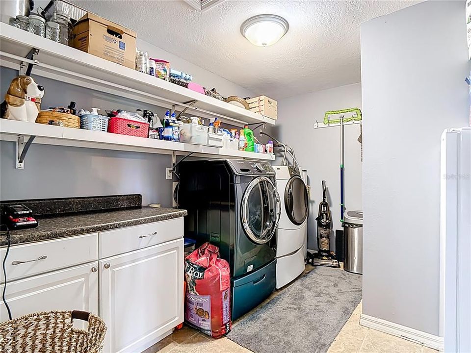 Active With Contract: $450,000 (3 beds, 1 baths, 2145 Square Feet)