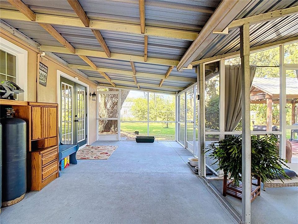 Active With Contract: $450,000 (3 beds, 1 baths, 2145 Square Feet)