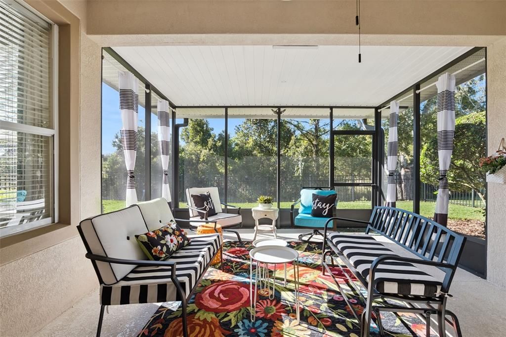 Active With Contract: $320,000 (2 beds, 2 baths, 1446 Square Feet)