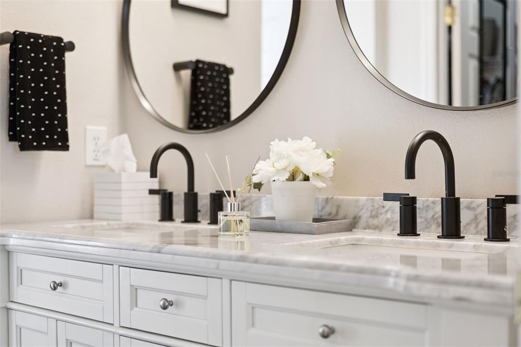 Active With Contract: $320,000 (2 beds, 2 baths, 1446 Square Feet)