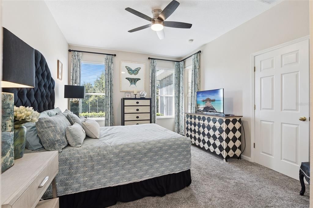 Active With Contract: $320,000 (2 beds, 2 baths, 1446 Square Feet)