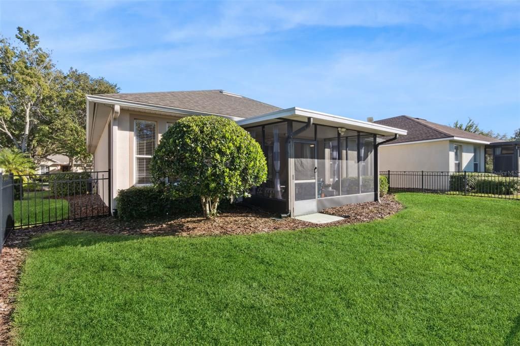 Active With Contract: $320,000 (2 beds, 2 baths, 1446 Square Feet)