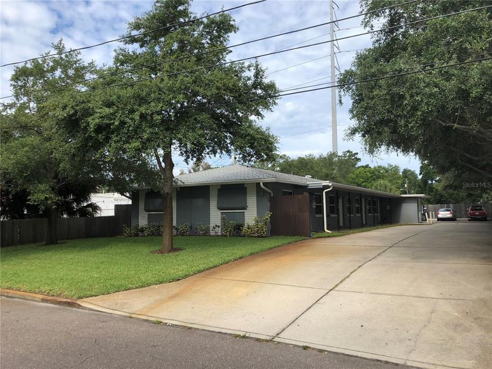 出租: $1,450 (1 贝兹, 1 浴室, 570 平方英尺)