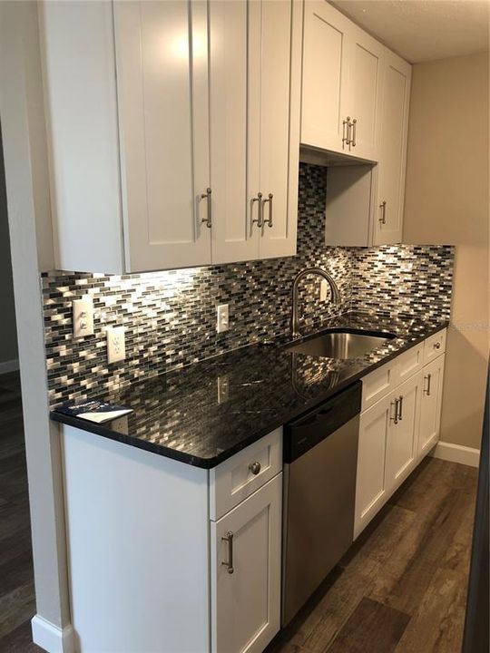 出租: $1,450 (1 贝兹, 1 浴室, 570 平方英尺)