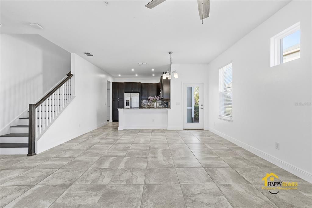 出租: $2,950 (3 贝兹, 2 浴室, 1978 平方英尺)