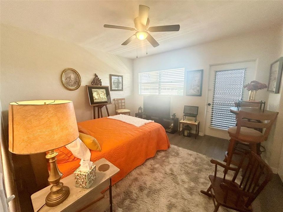 For Sale: $206,000 (2 beds, 2 baths, 1400 Square Feet)