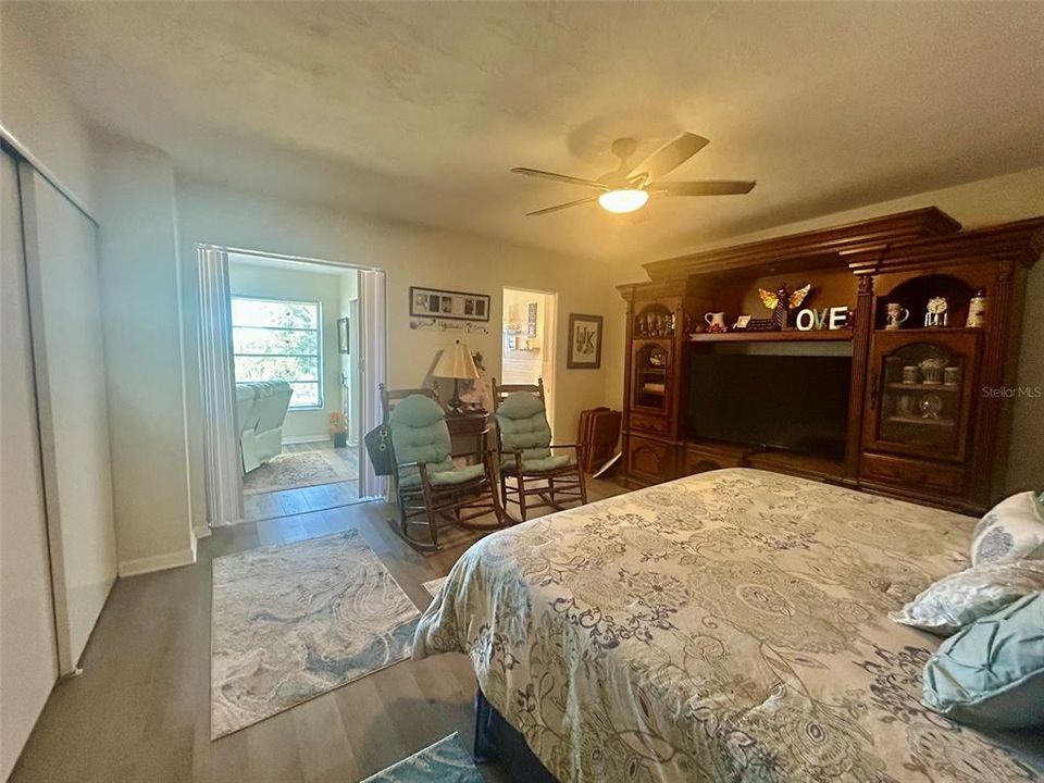 For Sale: $206,000 (2 beds, 2 baths, 1400 Square Feet)