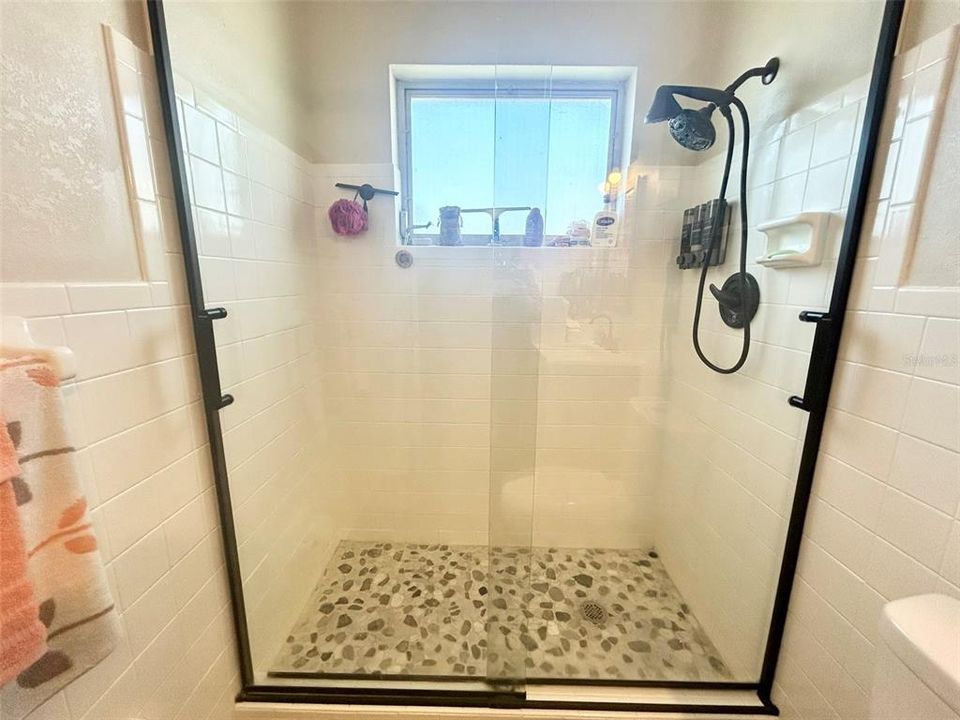 For Sale: $206,000 (2 beds, 2 baths, 1400 Square Feet)