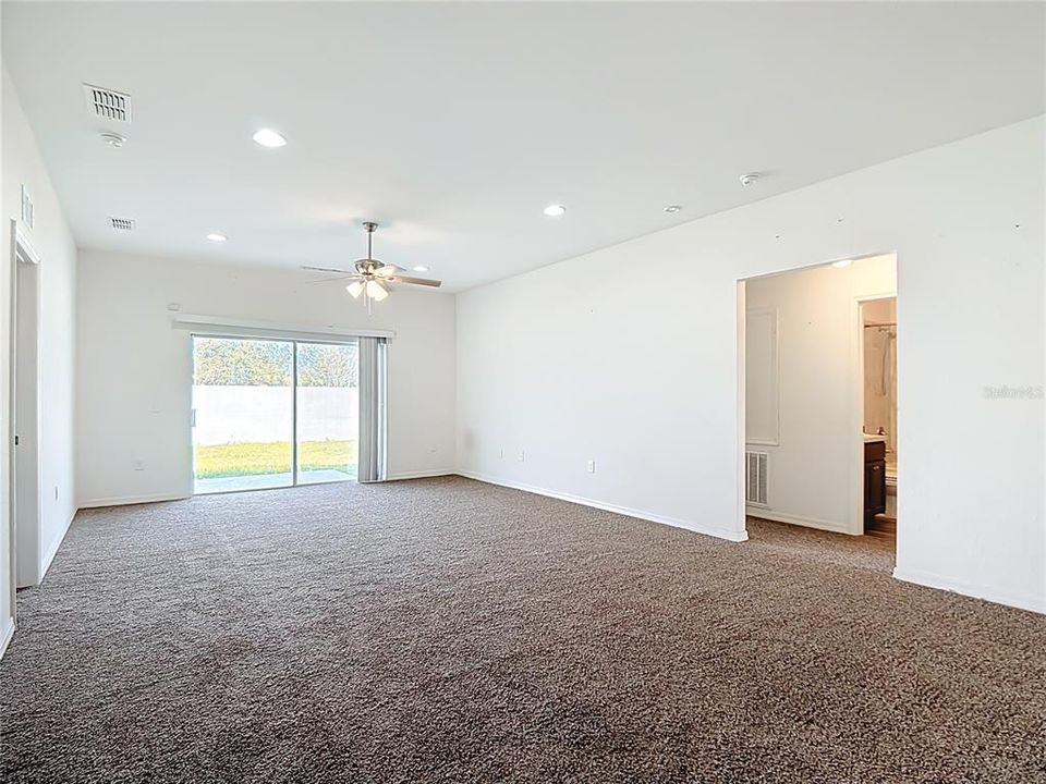 For Sale: $319,900 (3 beds, 2 baths, 1610 Square Feet)