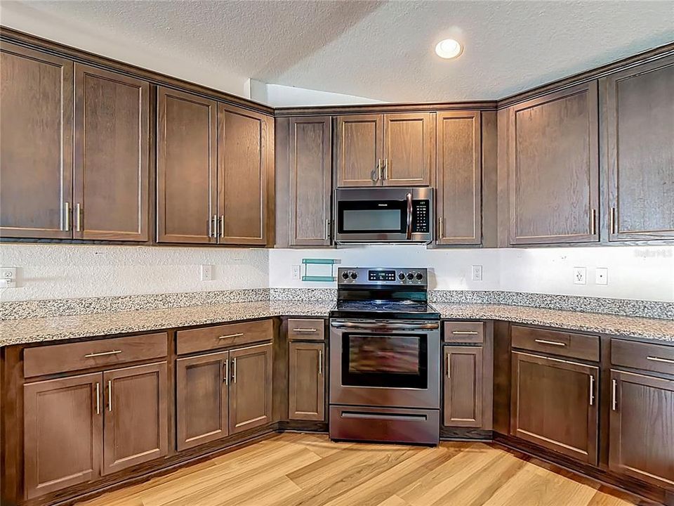 For Sale: $319,900 (3 beds, 2 baths, 1610 Square Feet)