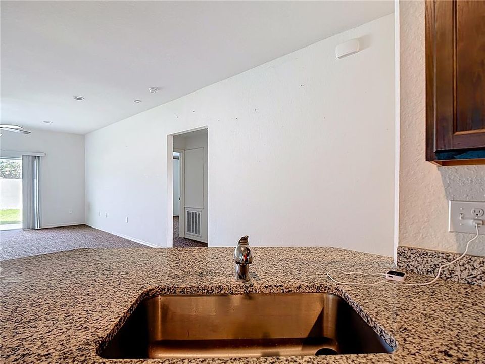 For Sale: $319,900 (3 beds, 2 baths, 1610 Square Feet)