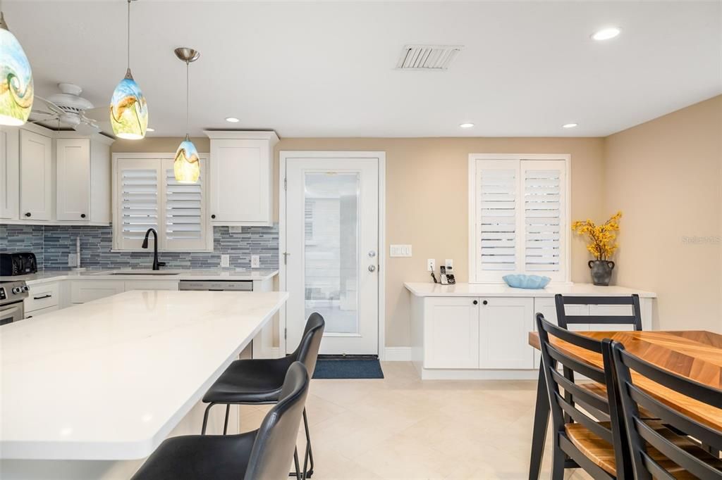 For Sale: $874,900 (2 beds, 2 baths, 1068 Square Feet)