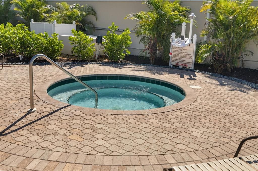 For Sale: $874,900 (2 beds, 2 baths, 1068 Square Feet)