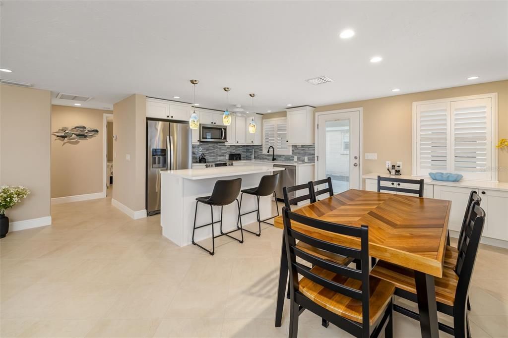 For Sale: $874,900 (2 beds, 2 baths, 1068 Square Feet)
