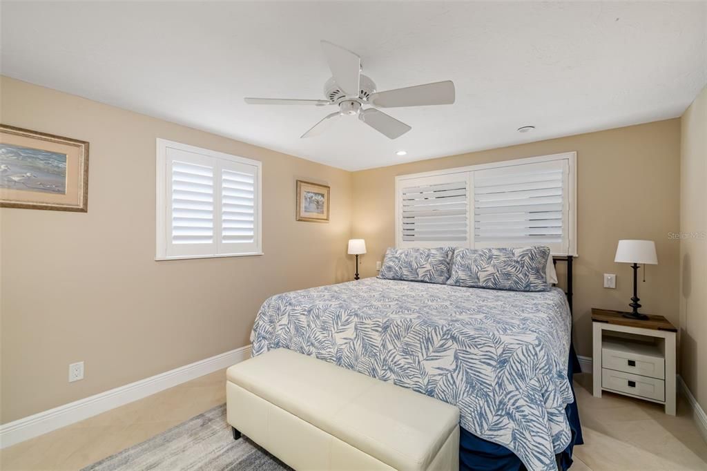 For Sale: $874,900 (2 beds, 2 baths, 1068 Square Feet)