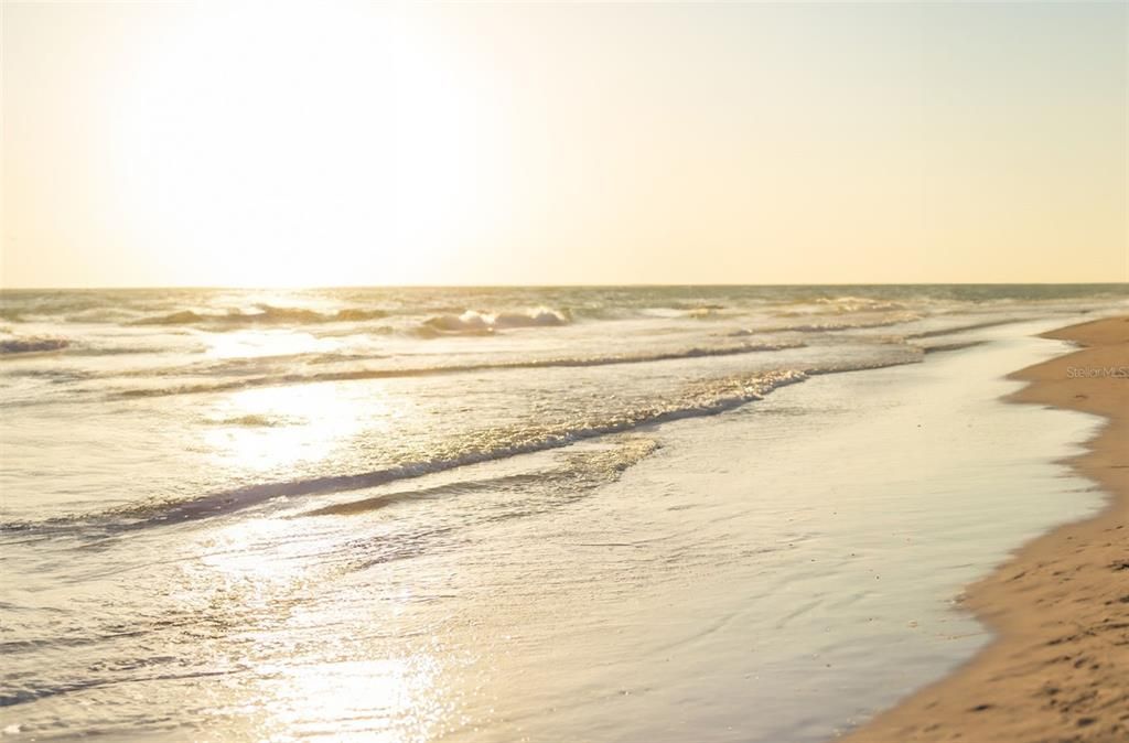 For Sale: $874,900 (2 beds, 2 baths, 1068 Square Feet)