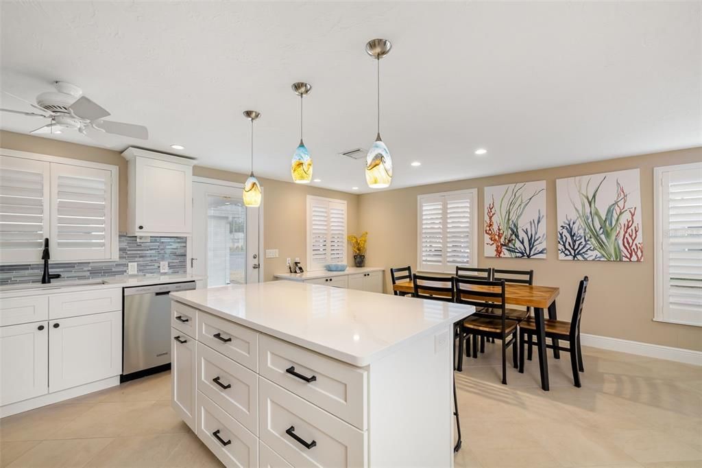 For Sale: $874,900 (2 beds, 2 baths, 1068 Square Feet)