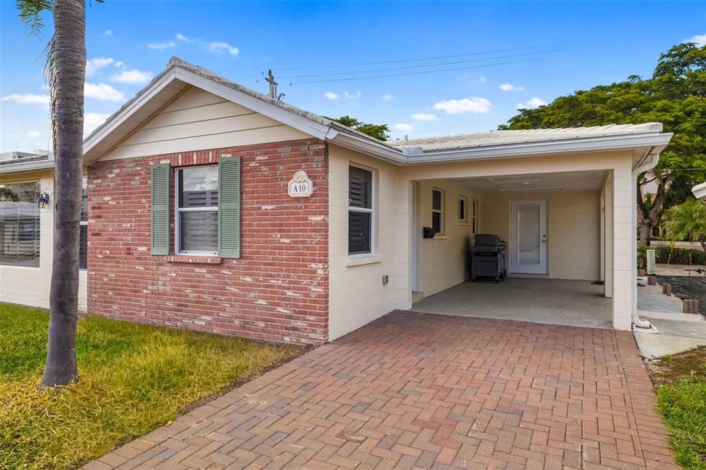 For Sale: $874,900 (2 beds, 2 baths, 1068 Square Feet)