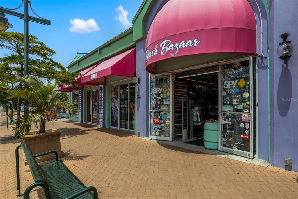 For Sale: $874,900 (2 beds, 2 baths, 1068 Square Feet)