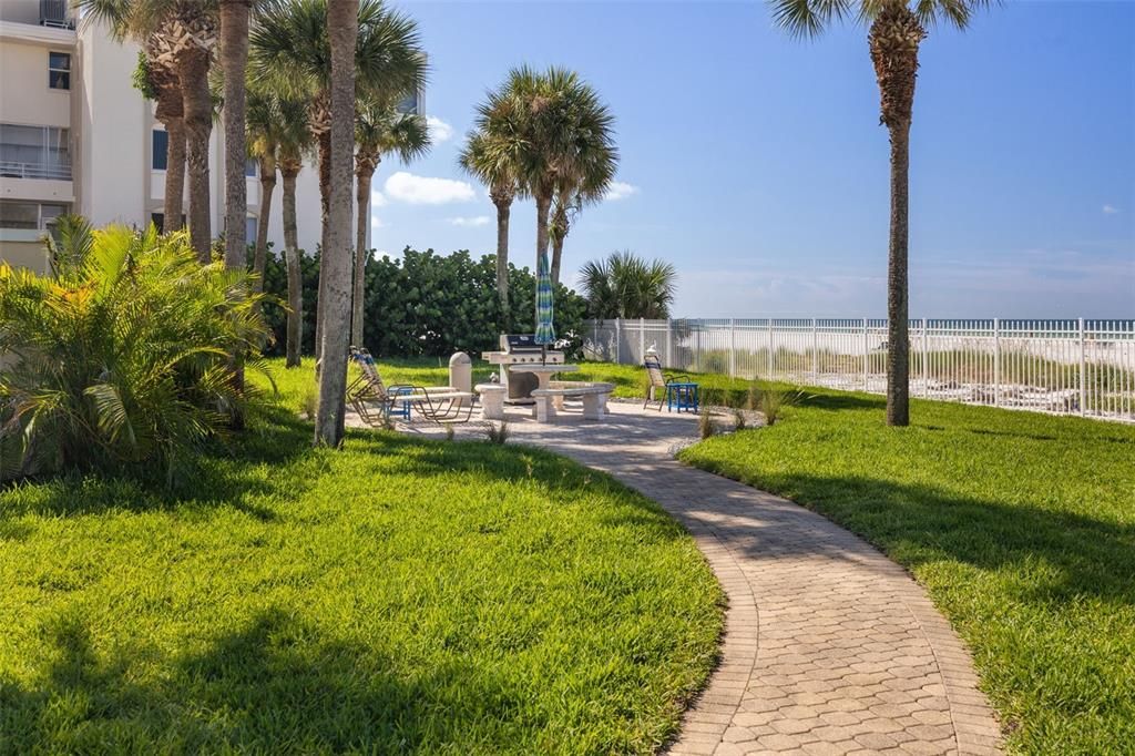 For Sale: $874,900 (2 beds, 2 baths, 1068 Square Feet)