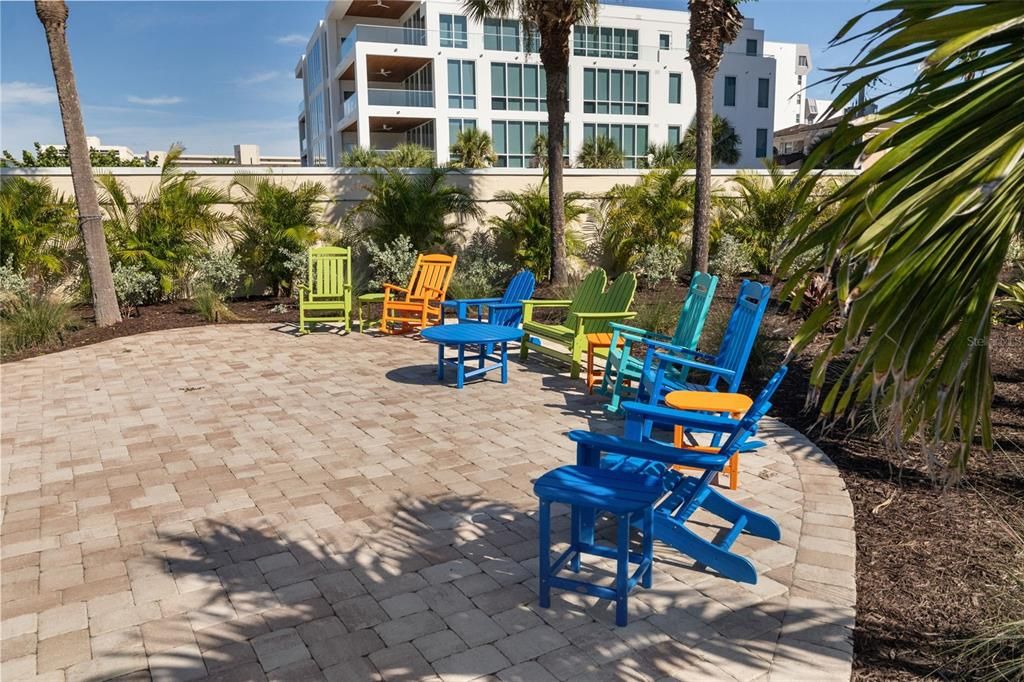 For Sale: $874,900 (2 beds, 2 baths, 1068 Square Feet)