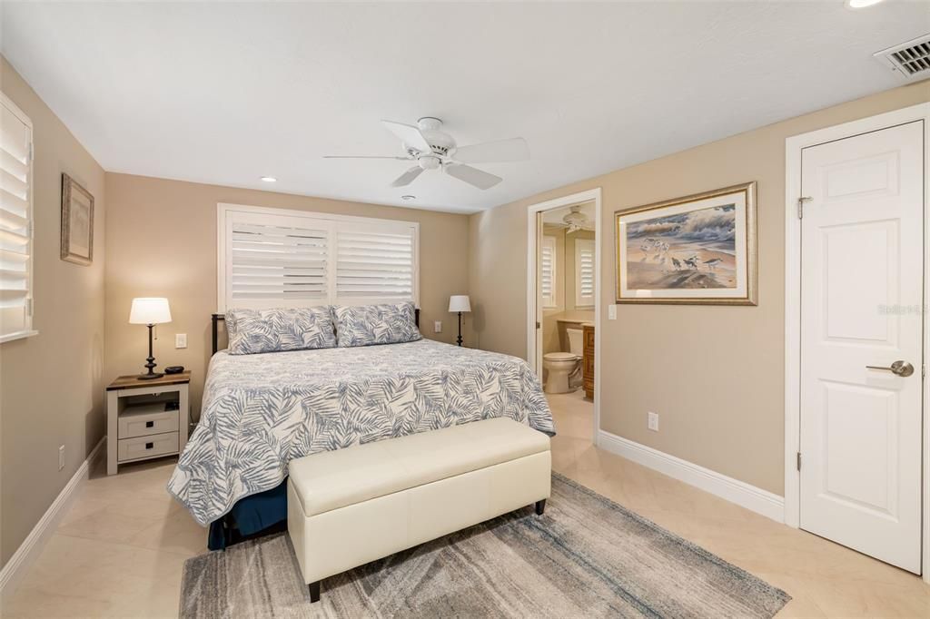 For Sale: $874,900 (2 beds, 2 baths, 1068 Square Feet)