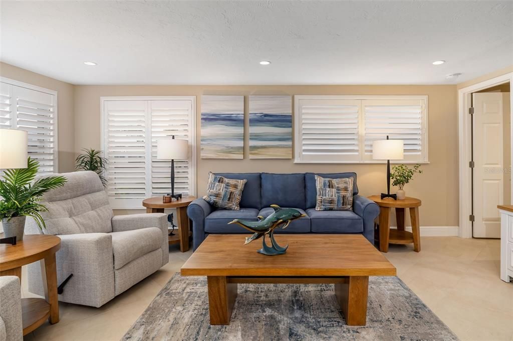 For Sale: $874,900 (2 beds, 2 baths, 1068 Square Feet)