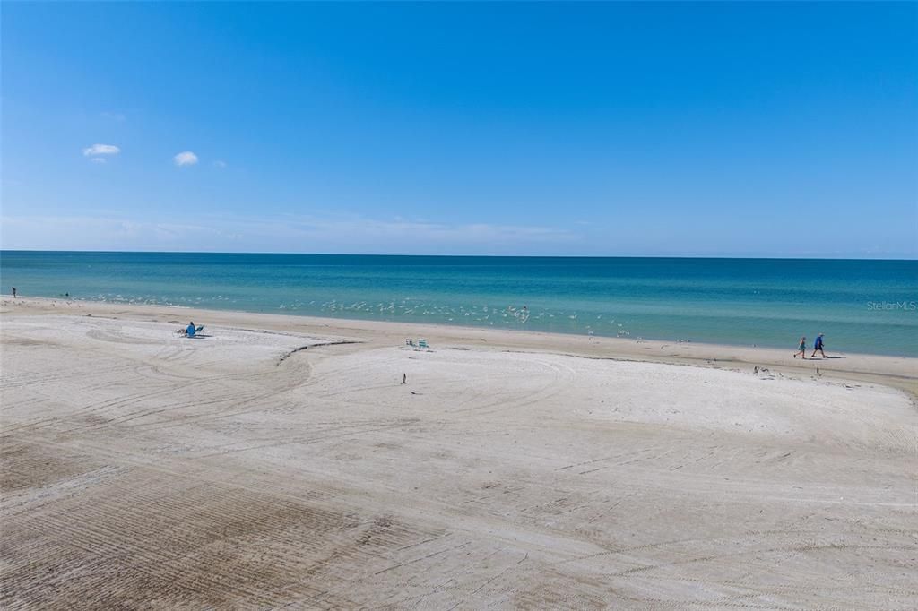 For Sale: $874,900 (2 beds, 2 baths, 1068 Square Feet)