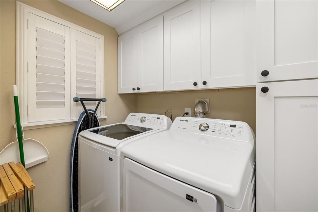 For Sale: $874,900 (2 beds, 2 baths, 1068 Square Feet)