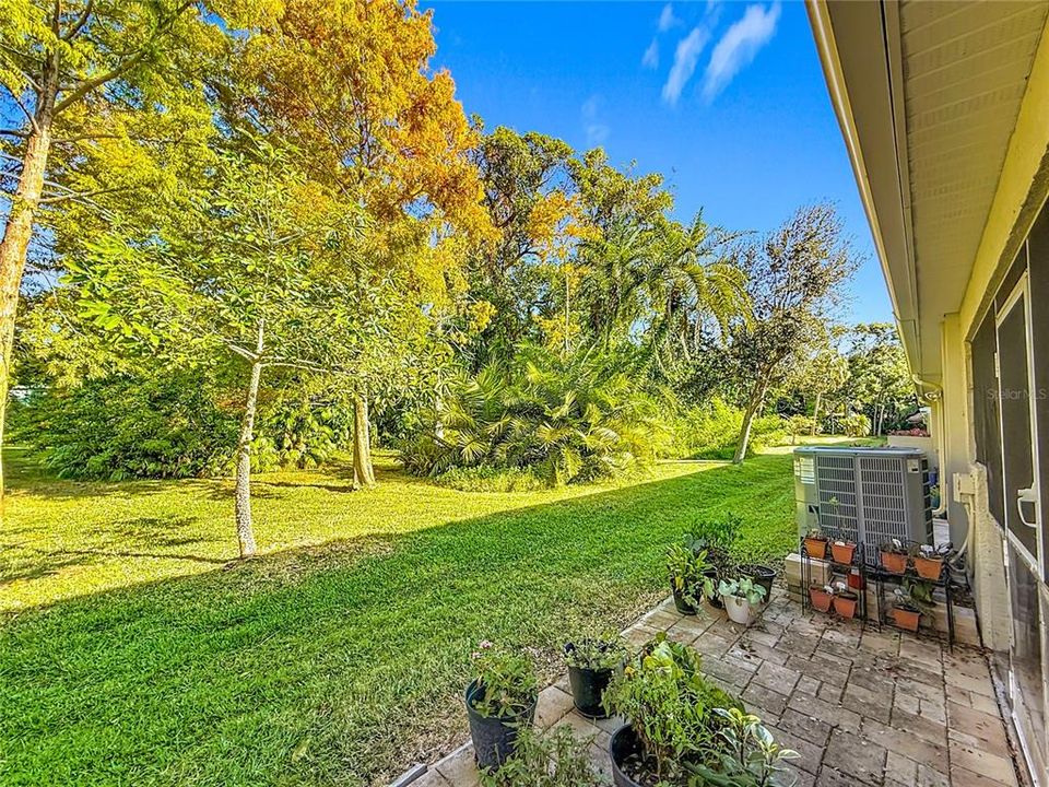 For Sale: $349,000 (2 beds, 2 baths, 1332 Square Feet)