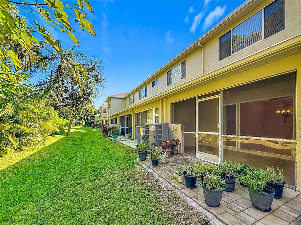 For Sale: $349,000 (2 beds, 2 baths, 1332 Square Feet)