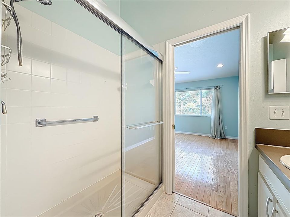 For Sale: $349,000 (2 beds, 2 baths, 1332 Square Feet)