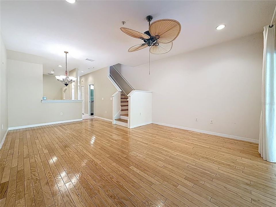 For Sale: $349,000 (2 beds, 2 baths, 1332 Square Feet)