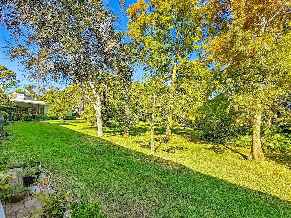 For Sale: $349,000 (2 beds, 2 baths, 1332 Square Feet)