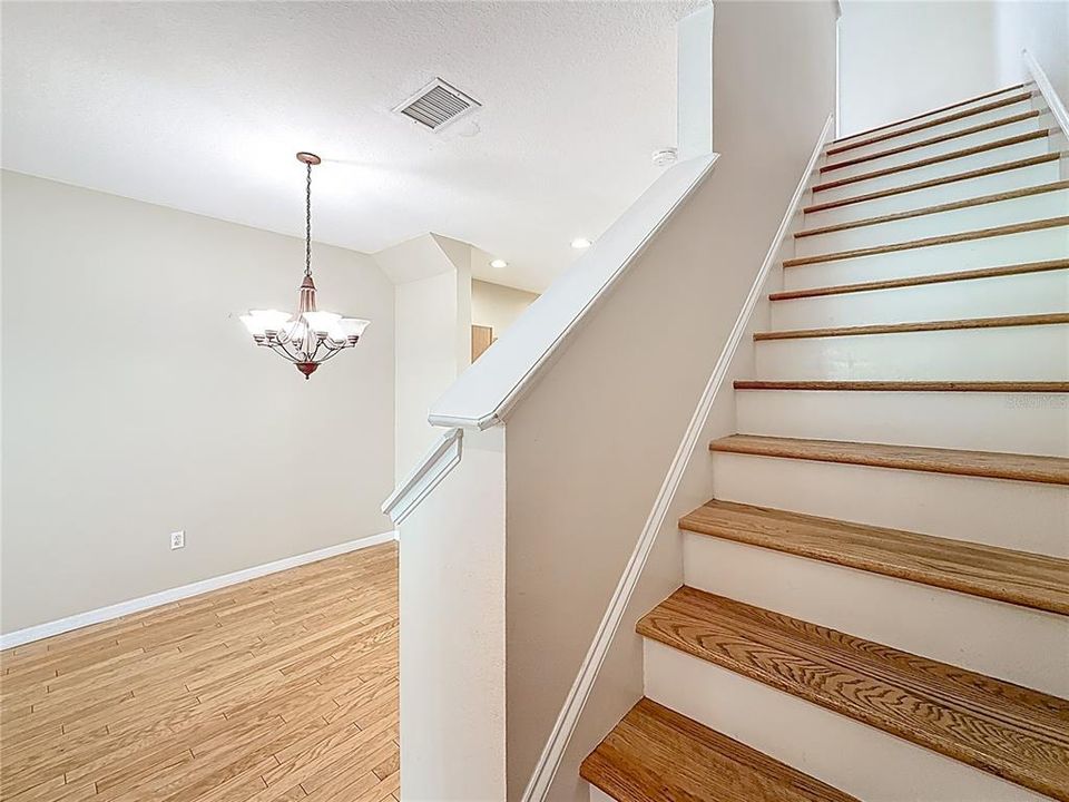 For Sale: $349,000 (2 beds, 2 baths, 1332 Square Feet)