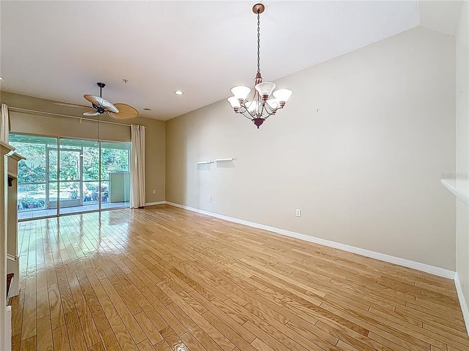 For Sale: $349,000 (2 beds, 2 baths, 1332 Square Feet)