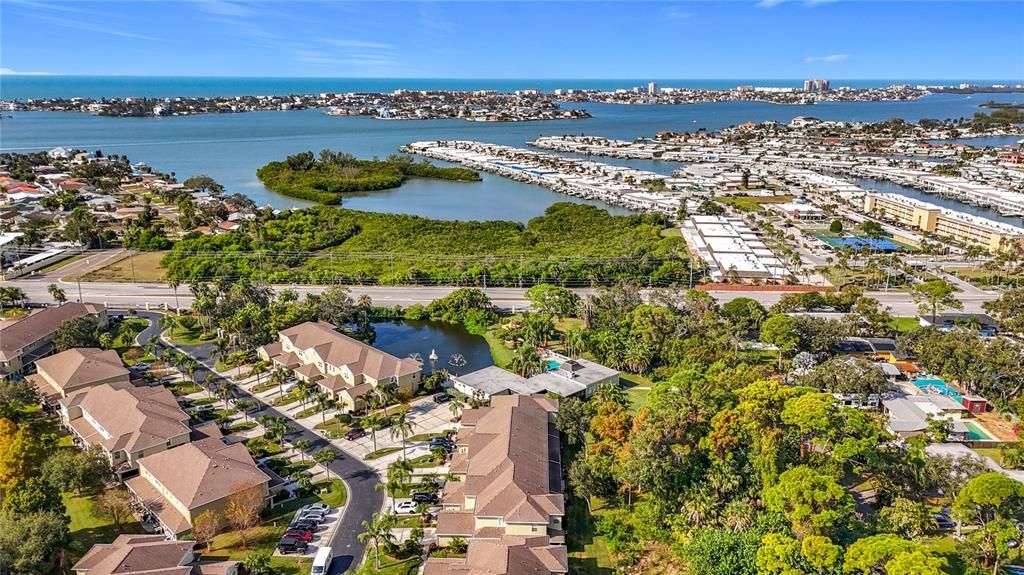 For Sale: $349,000 (2 beds, 2 baths, 1332 Square Feet)