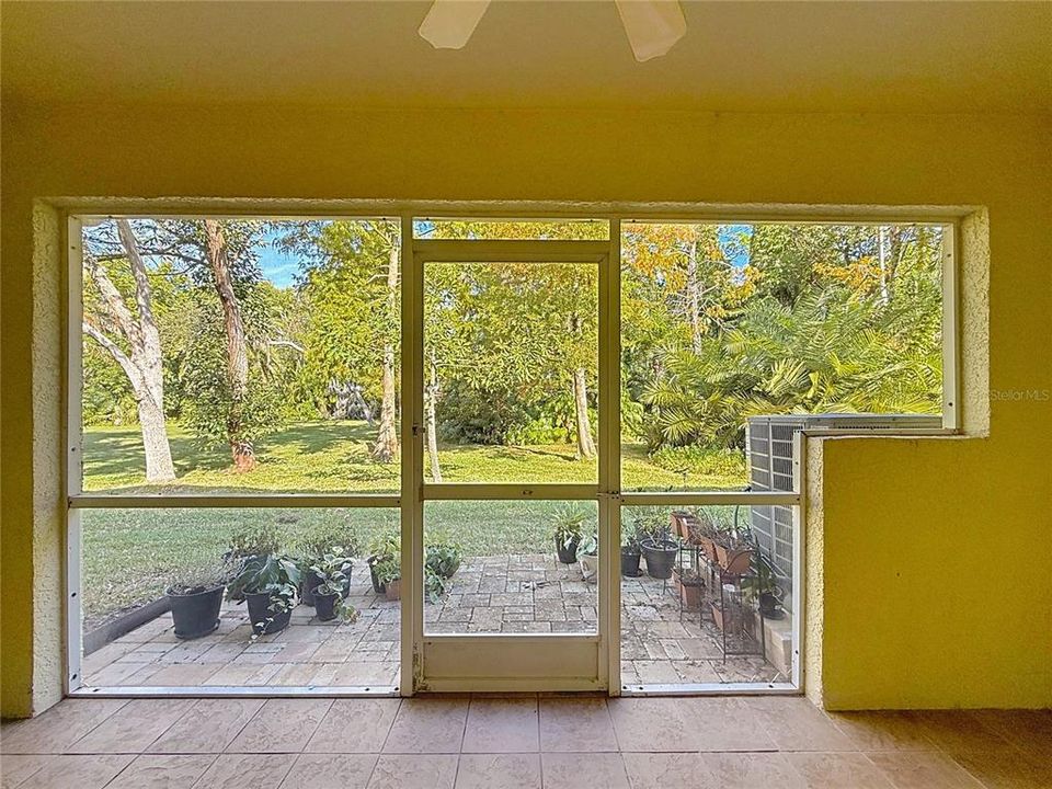 For Sale: $349,000 (2 beds, 2 baths, 1332 Square Feet)