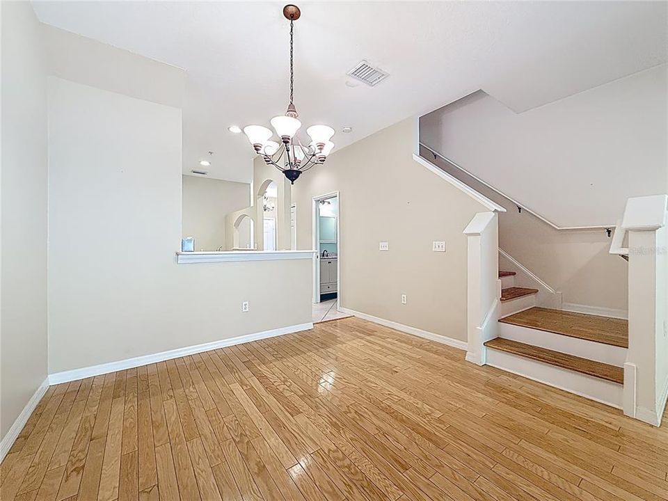 For Sale: $349,000 (2 beds, 2 baths, 1332 Square Feet)