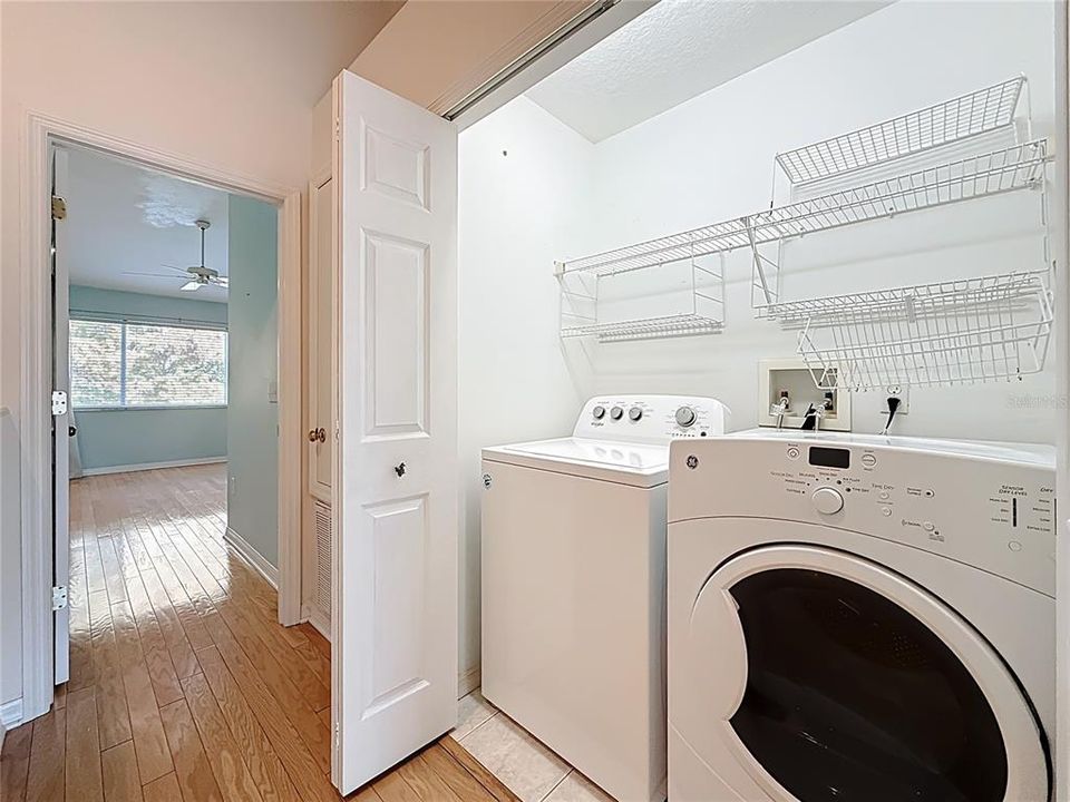 For Sale: $349,000 (2 beds, 2 baths, 1332 Square Feet)