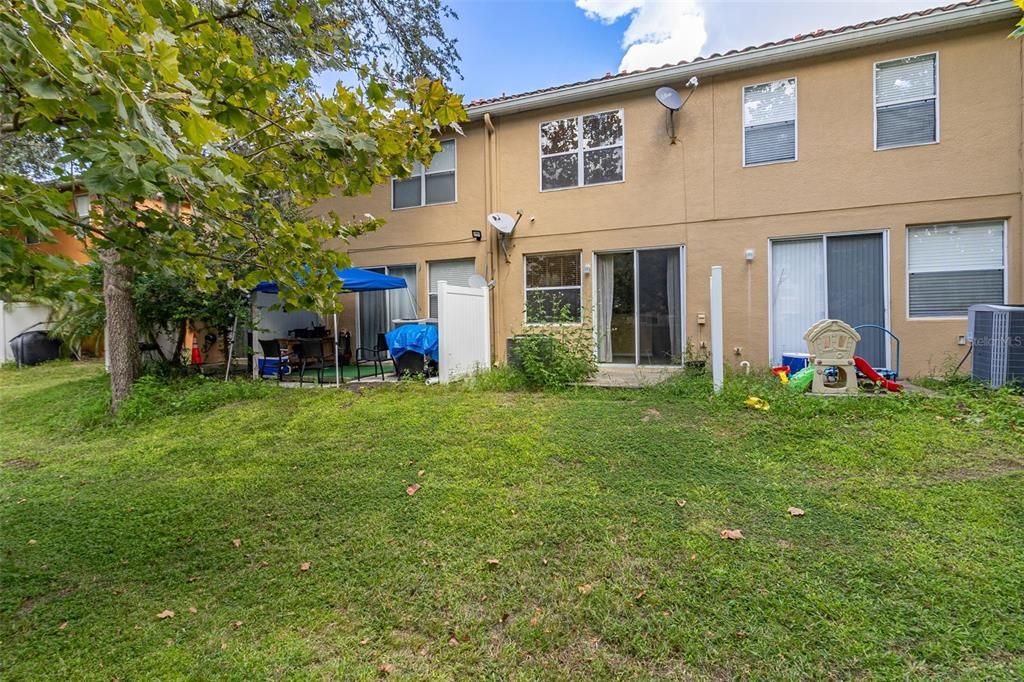 出租: $1,900 (3 贝兹, 3 浴室, 1362 平方英尺)