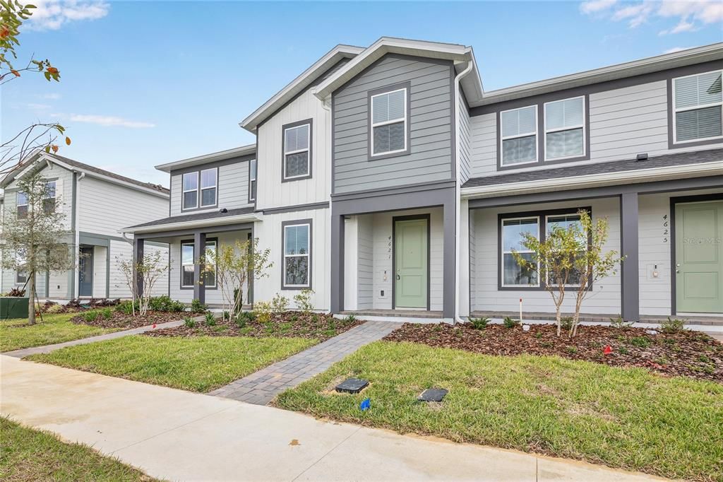 For Rent: $2,390 (4 beds, 3 baths, 1847 Square Feet)