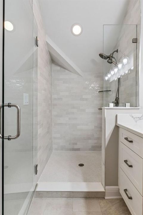 For Sale: $750,000 (3 beds, 2 baths, 2049 Square Feet)