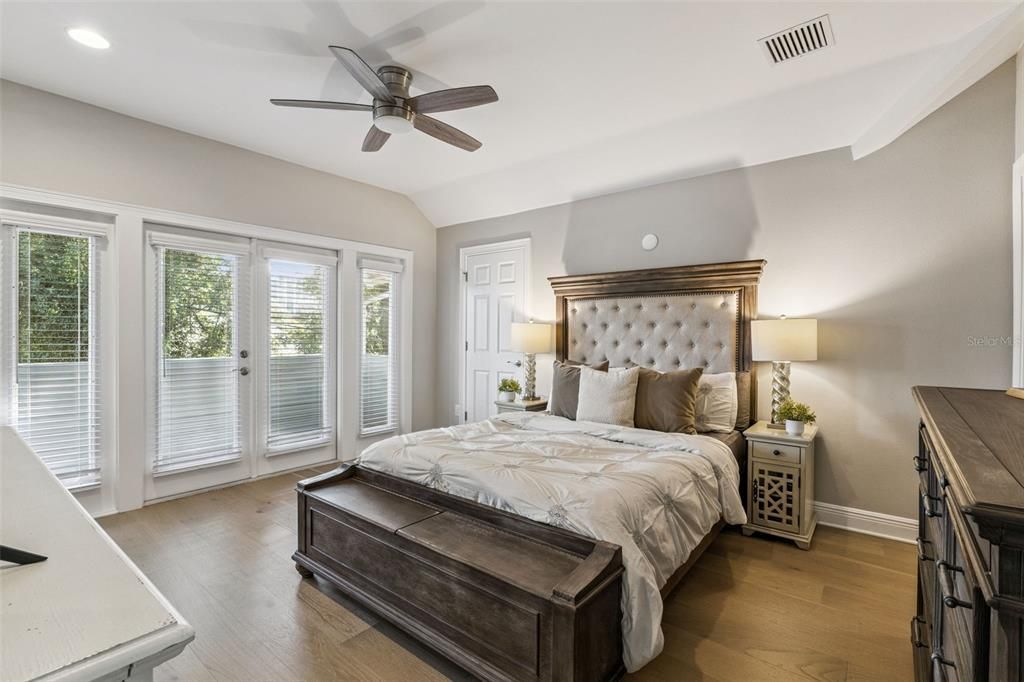 For Sale: $750,000 (3 beds, 2 baths, 2049 Square Feet)